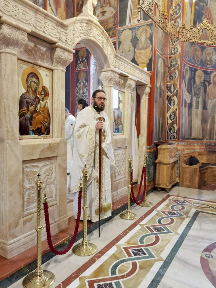 Света Литургија у Недељи о Митру и фарисеју у манастиру Тумане