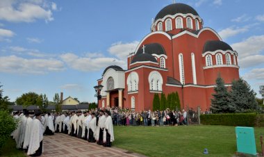 Дочек моштију Светог Јакова Жичког и Туманског у Краљеву: Диван је Бог у Светима Својим!