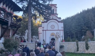 НАЈАВА: БАДЊЕ ВЕЧЕ У МАНАСТИРУ ТУМАНУ