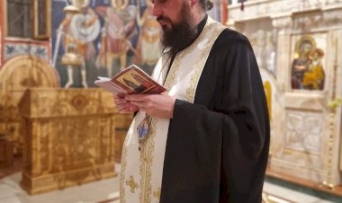 АКАТИСТ У ПОНОЋ КОД МОШТИЈУ СВЕТИТЕЉА СЛУЖИО ВЛАДИКА ЈУСТИН