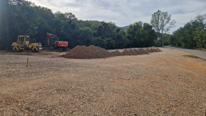 ПРОШИРЕЊЕ ПРИЛАЗНОГ ПУТА И ПАРКИНГ ПРОСТОРА У МАНАСТИРУ ТУМАНУ