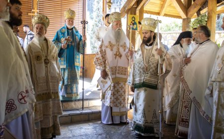 Празник преподобних чудотвораца Cветих Зосима и Јакова Туманских свечано је прослављен данас у манастиру Тумане